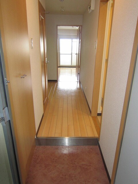 物件内観写真15　(玄関)