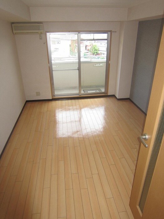 物件内観写真17　(室内からの展望)