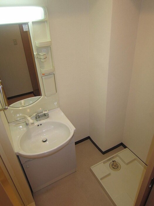 物件内観写真18　(洗濯機置場)