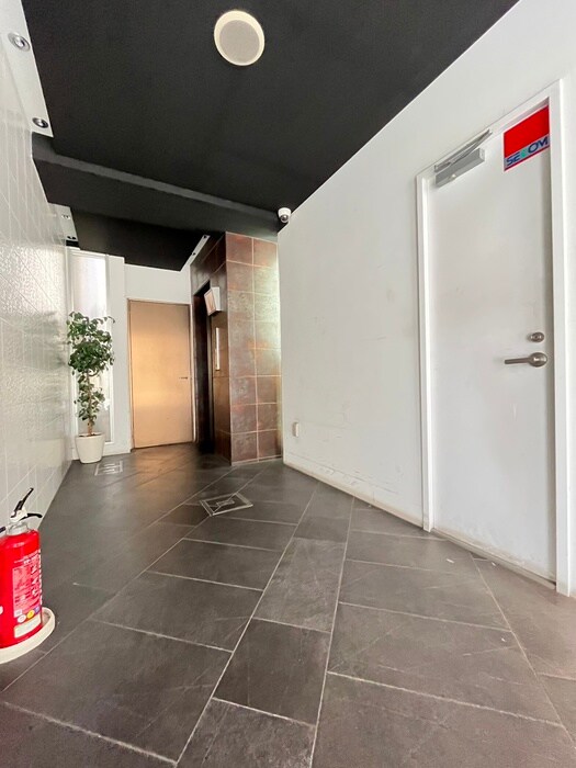 物件外観写真4　(エントランス部分)