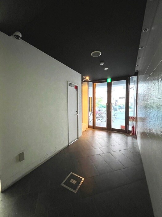 物件外観写真5　(エントランス部分)