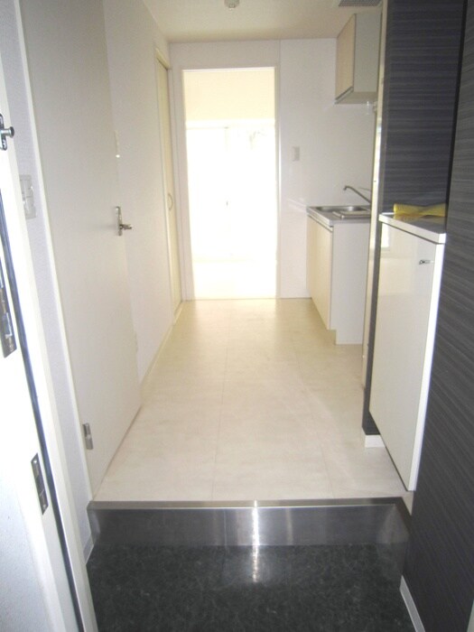 物件内観写真16　(廊下)