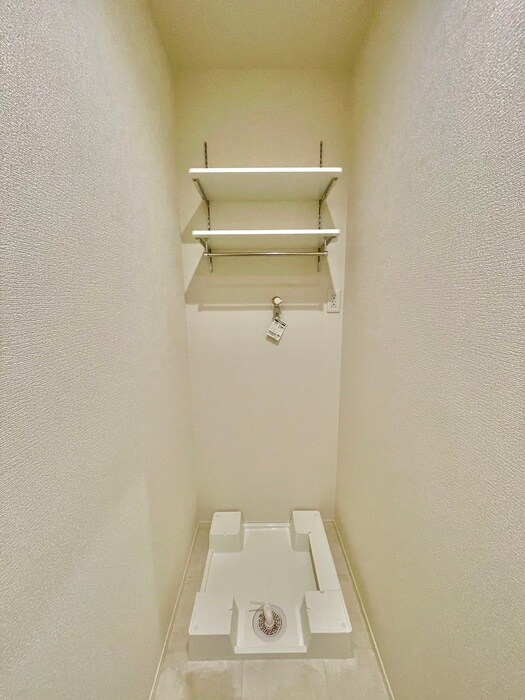 物件内観写真13　(洗濯機置場)