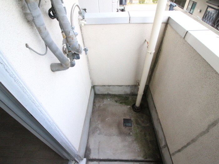 物件内観写真10　(洗濯機置場)