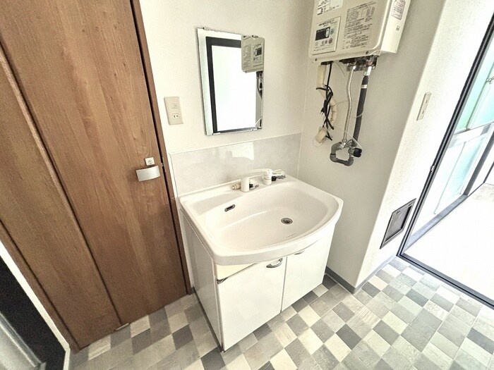 物件内観写真4　(洗面)