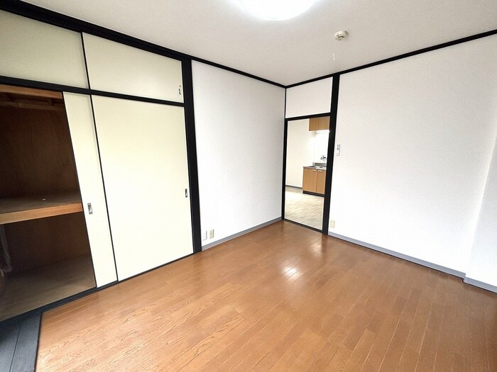 物件内観写真9　(居室)