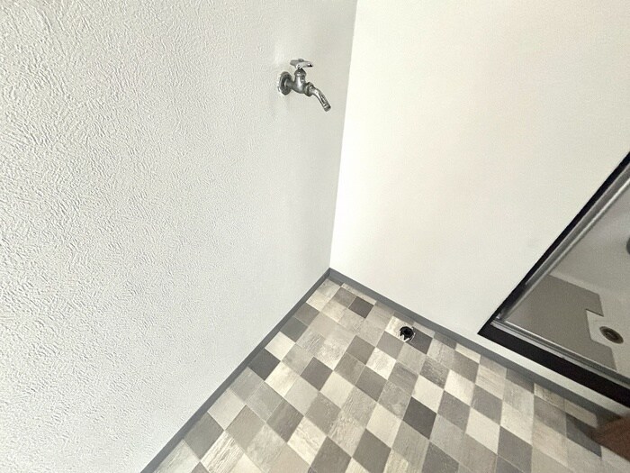 物件内観写真14　(洗濯機置場)