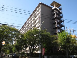 山科団地B棟（1001）外観写真