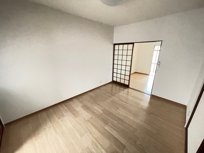 物件内観写真4　(居室)