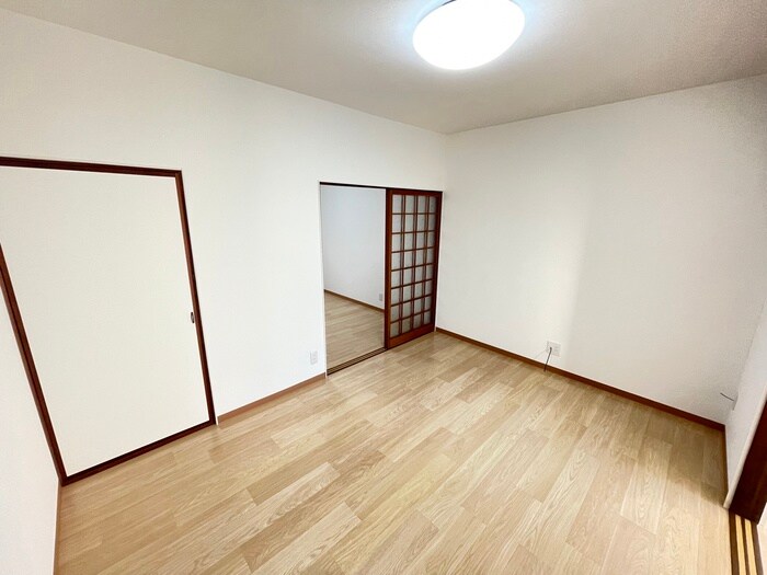 物件内観写真4　(居室)