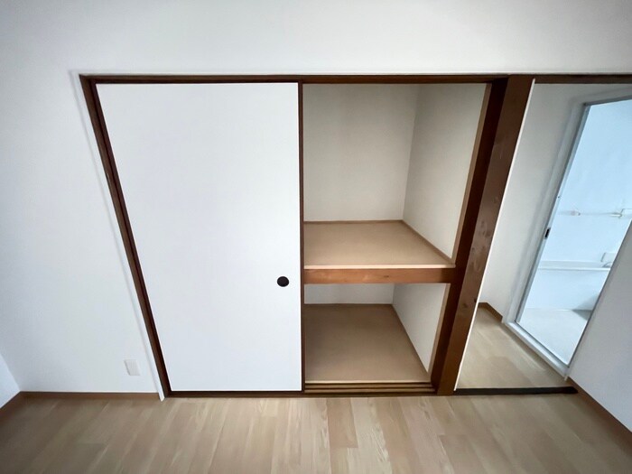 物件内観写真12　(収納)