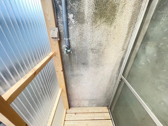 物件内観写真16　(洗濯機置場)