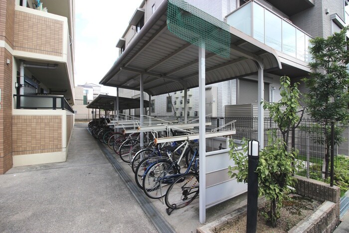 物件外観写真5　(駐輪場)