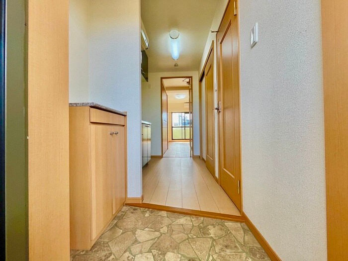 物件内観写真16　(玄関)