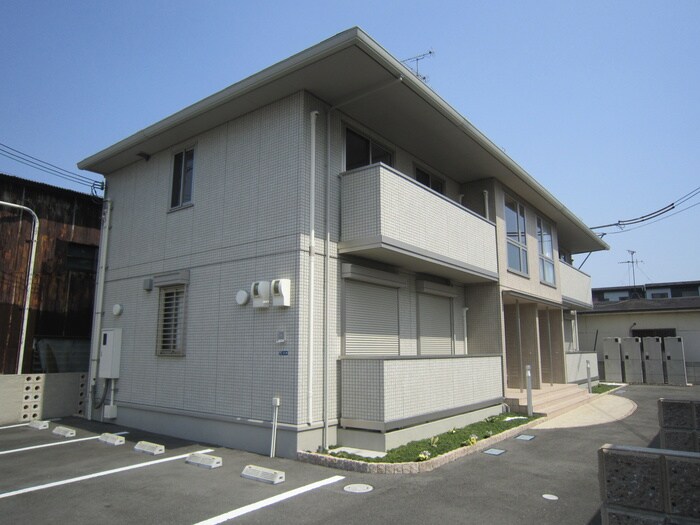 物件外観写真1　(駐車場)