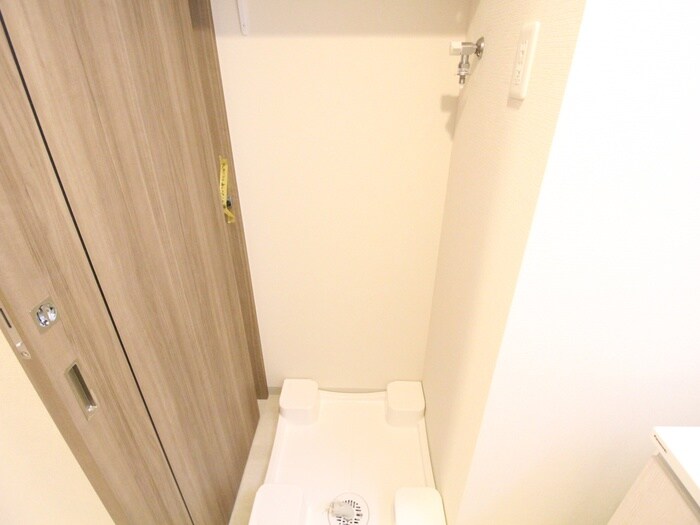 物件内観写真14　(洗濯機置場)