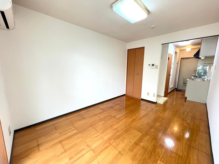 物件内観写真8　(居室)