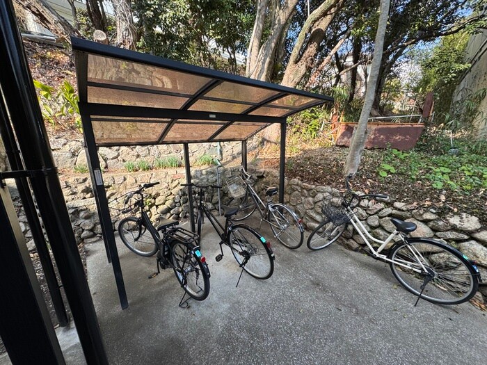 物件外観写真6　(駐輪場)