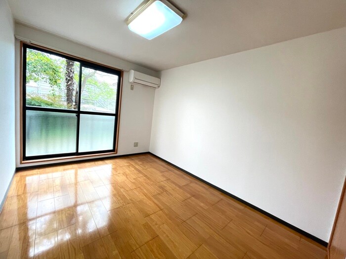 物件内観写真10　(居室)