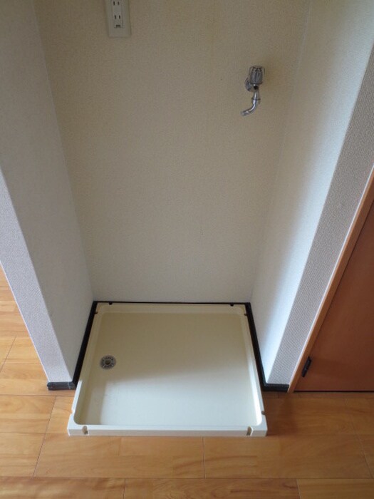 物件内観写真13　(洗濯機置場)