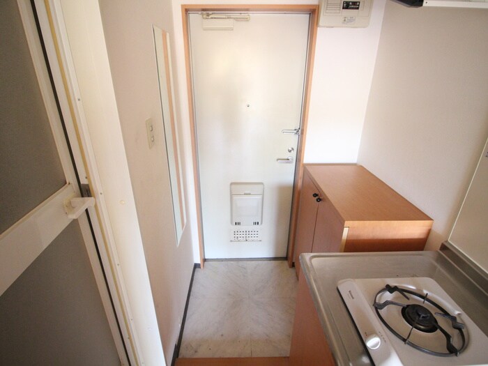 物件内観写真18　(玄関)