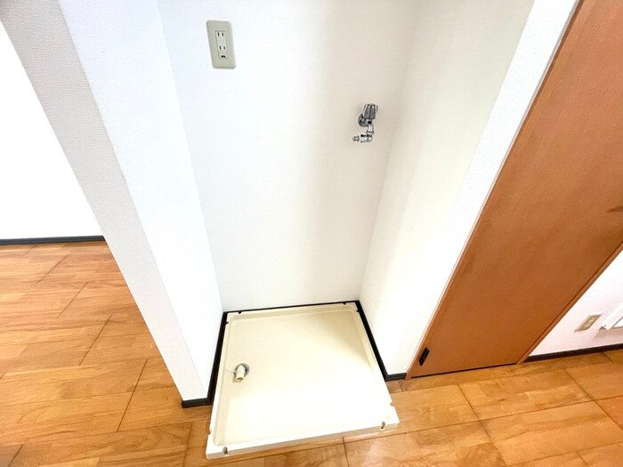 物件内観写真20　(洗濯機置場)