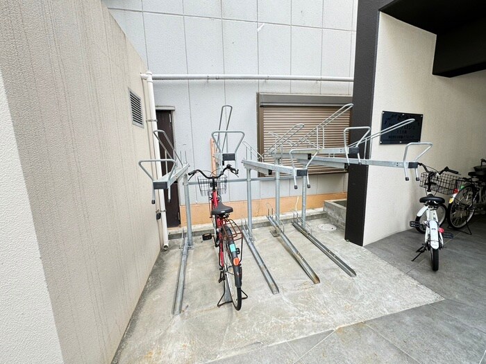 物件外観写真5　(駐輪場)