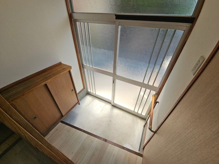 物件内観写真14　(玄関)