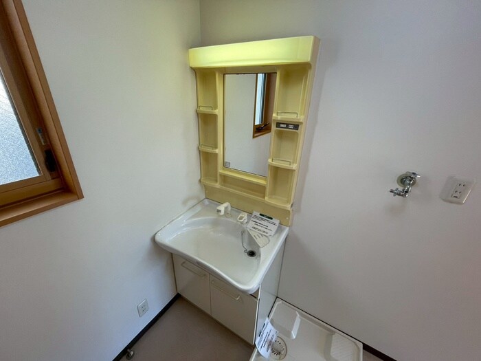 物件内観写真11　(洗面)