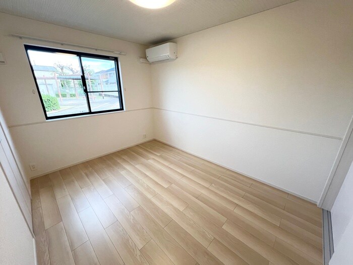 物件内観写真8　(居室)