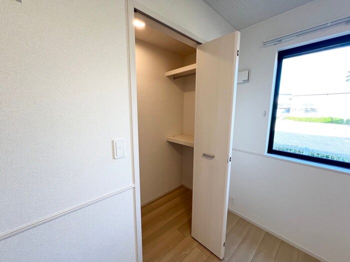 物件内観写真12　(収納)