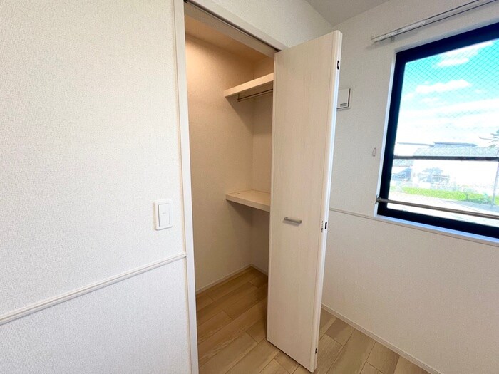 物件内観写真12　(収納)
