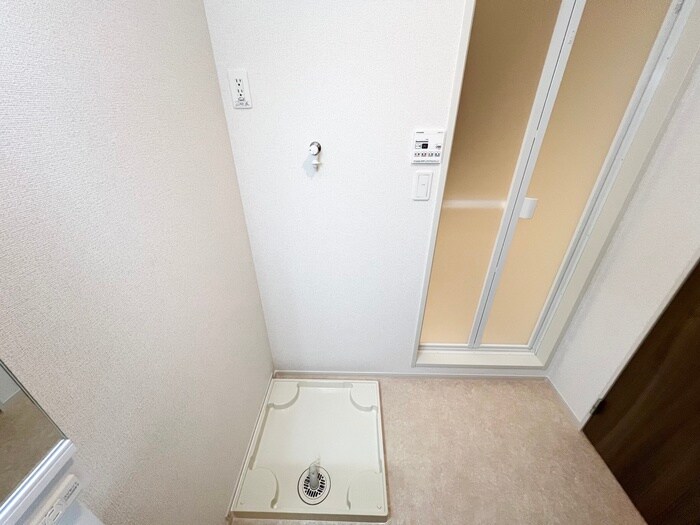 物件内観写真17　(洗濯機置場)