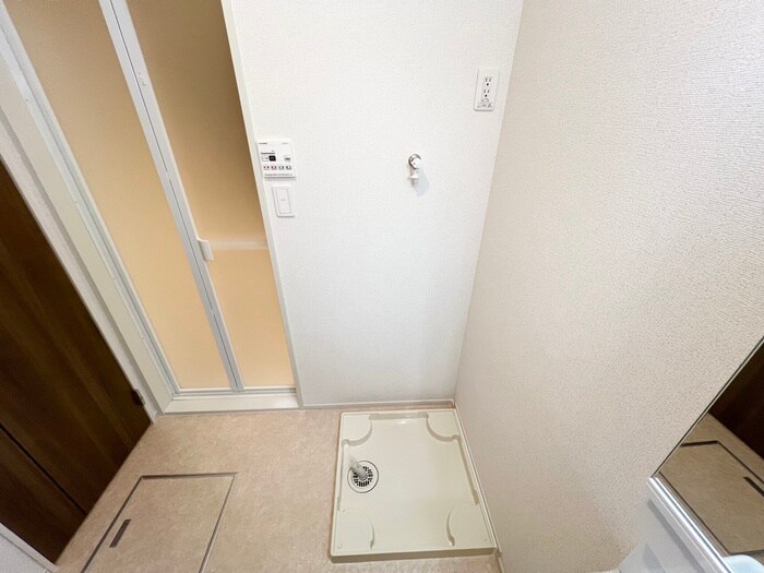 物件内観写真17　(洗濯機置場)