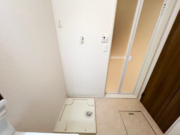 物件内観写真17　(洗濯機置場)