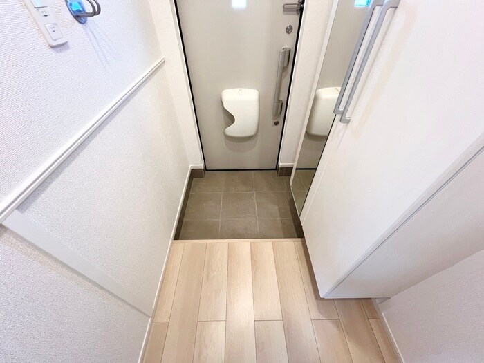 物件内観写真20　(玄関)