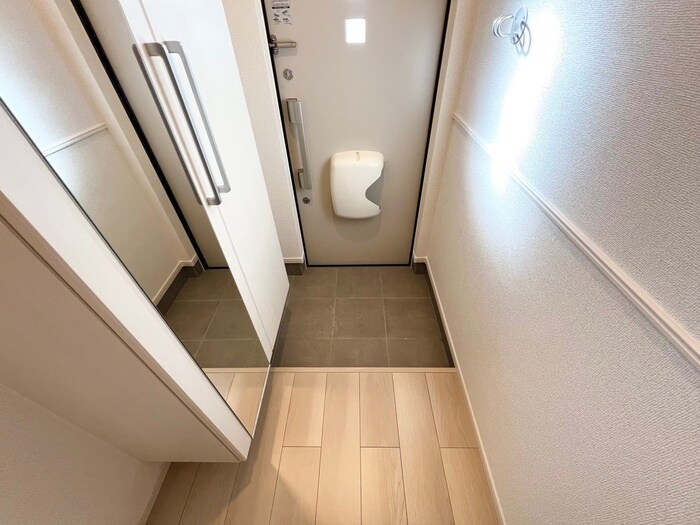 物件内観写真20　(玄関)