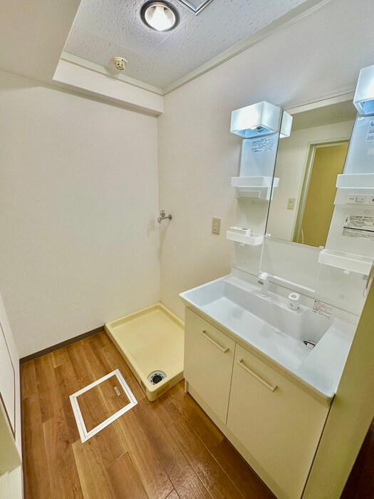 物件内観写真15　(洗濯機置場)