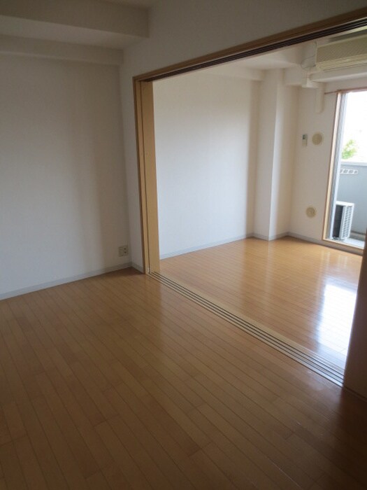 物件内観写真10　(居室)