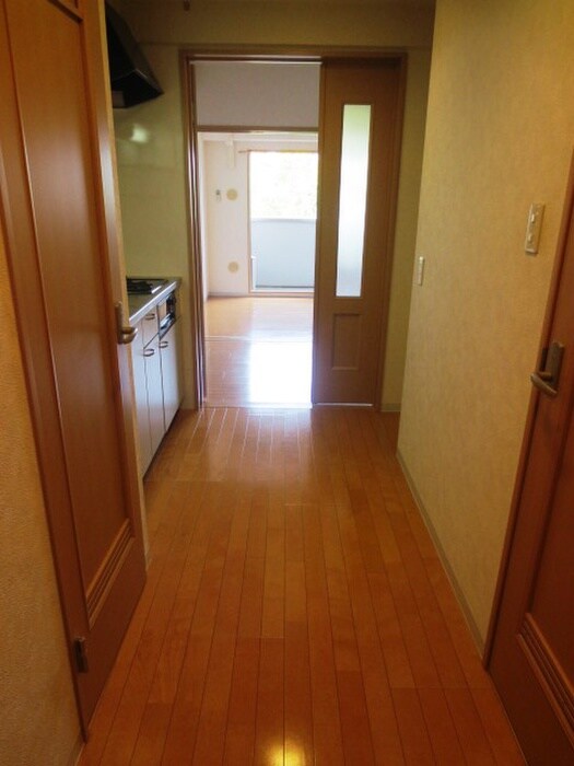物件内観写真16　(廊下)