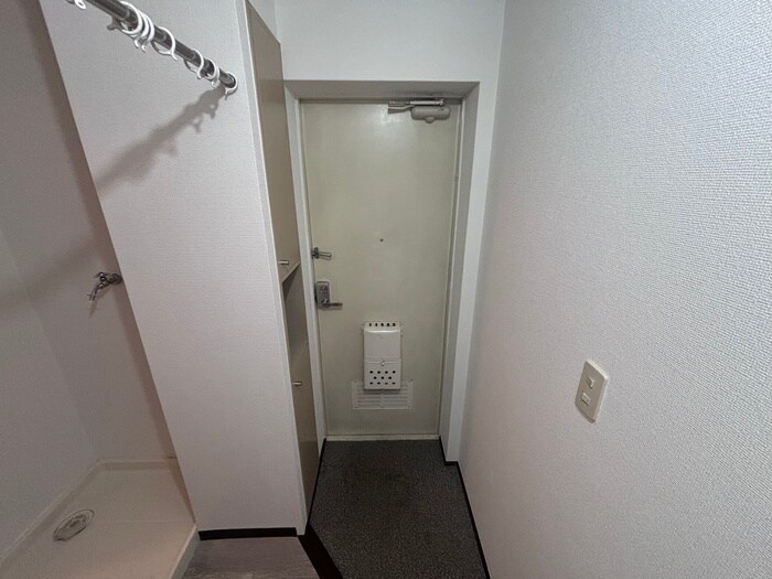 物件内観写真14　(玄関)