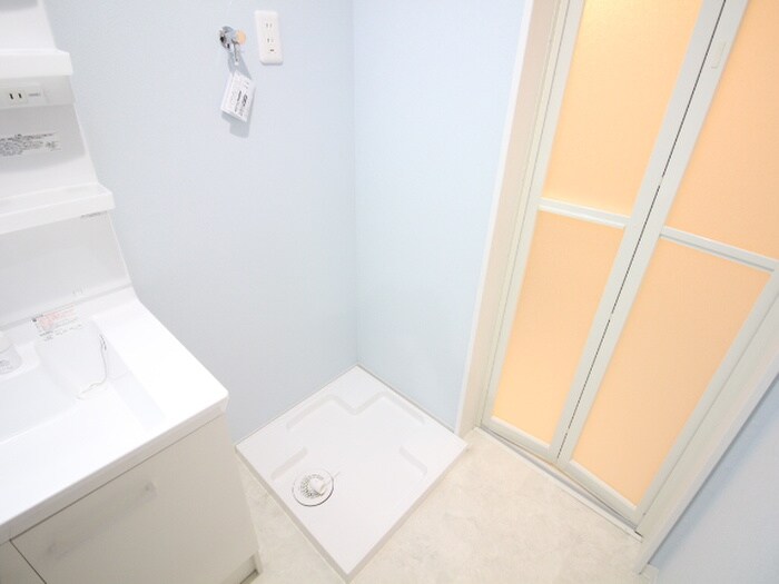 物件内観写真14　(洗濯機置場)