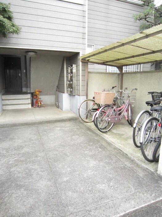 小畑川ハイツの駐輪場