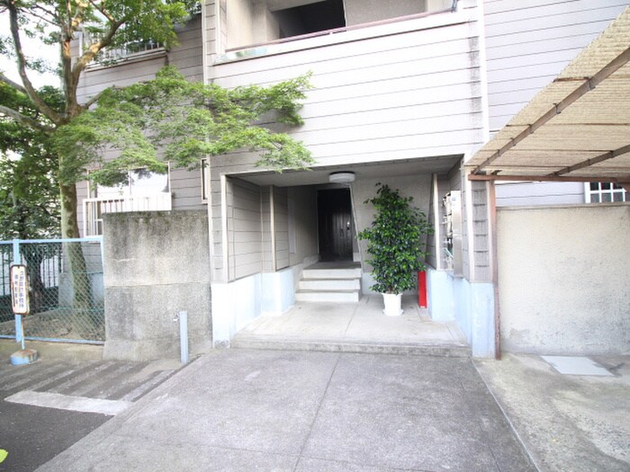 小畑川ハイツのエントランス部分