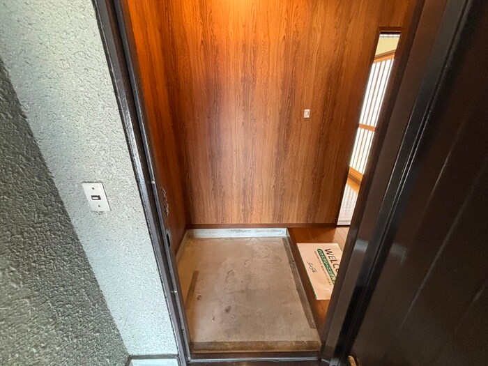 物件内観写真22　(玄関)