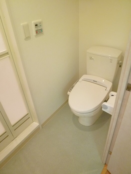 物件内観写真9　(トイレ)