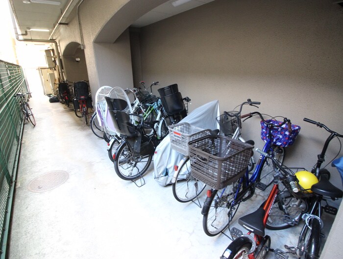物件外観写真6　(駐輪場)