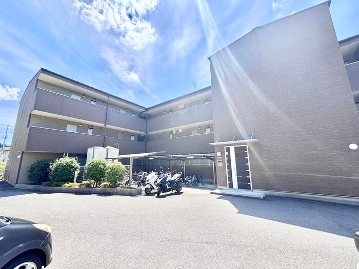 物件外観写真2　(外観写真)