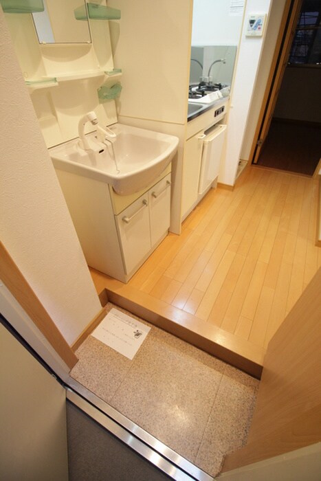 物件内観写真7　(玄関)