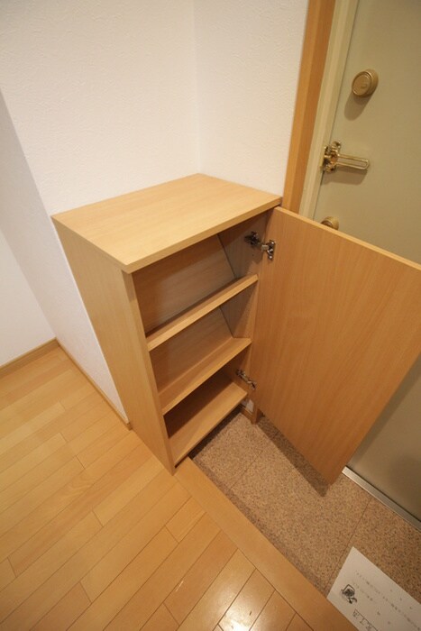 物件内観写真8　(靴箱)
